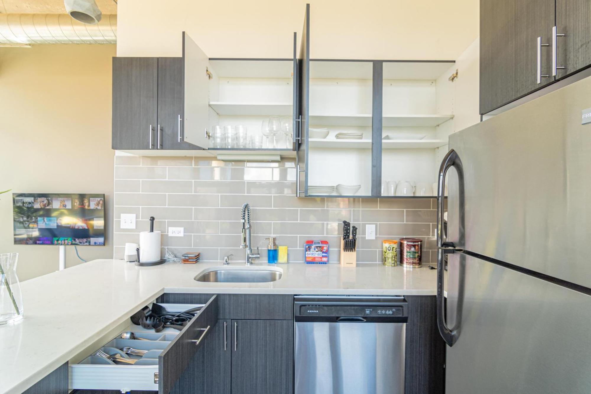 Bright 2Br Luxury Corner Suite With Optional Parking Sleeps 6 Guests Near Mccormick Place And Soldier Field Chicago Eksteriør bilde