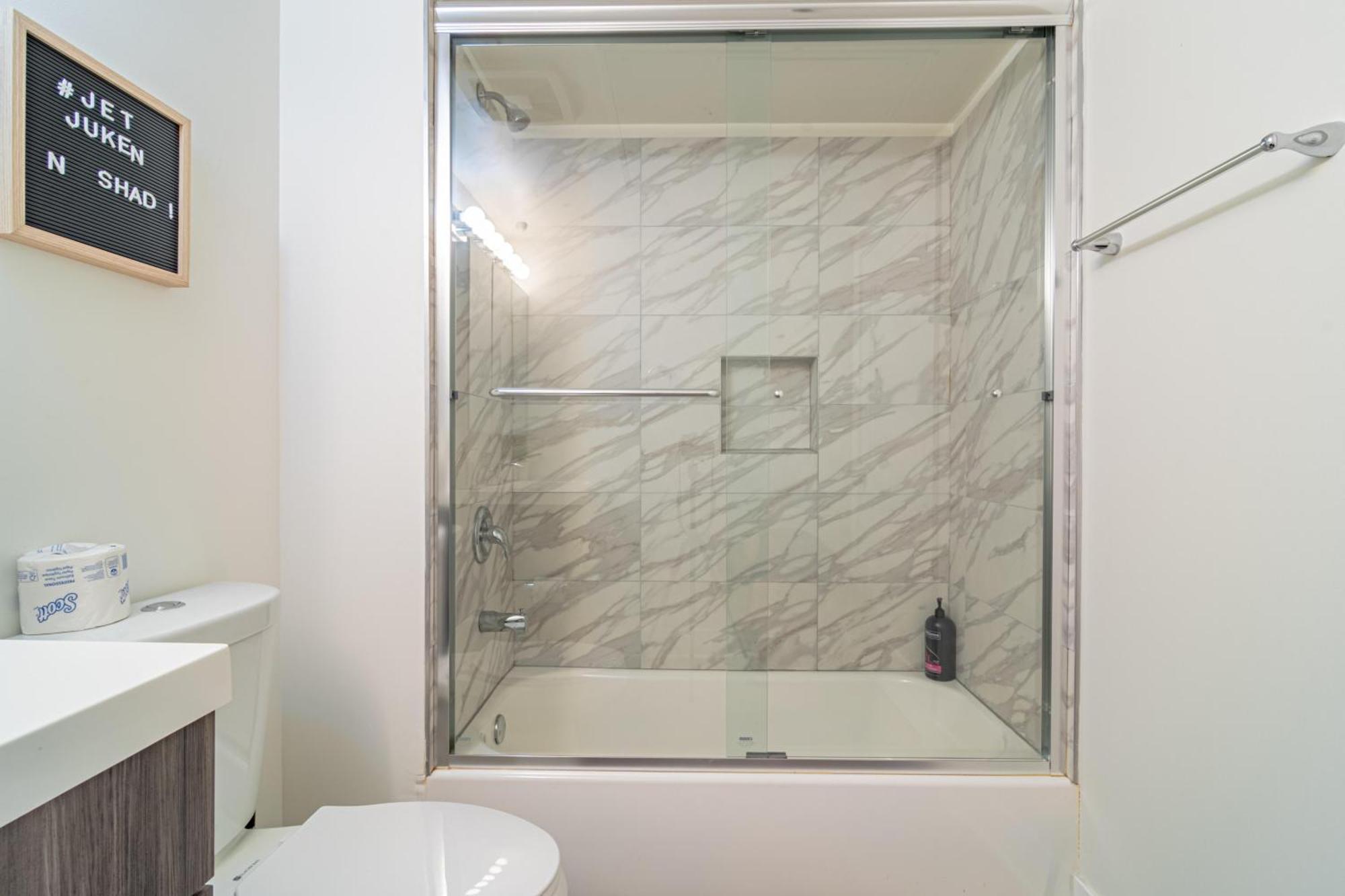 Bright 2Br Luxury Corner Suite With Optional Parking Sleeps 6 Guests Near Mccormick Place And Soldier Field Chicago Eksteriør bilde